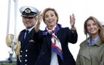Amsterdam 24 augustus 202
Prins Maurits en Prinses MarilÃ¨ne hebben drie kinderen: Anna (geboren in 2001), Lucas (geboren in 2002), en Felicia (geboren in 2005). Hun volledige achternaam is Van Lippe-Biesterfeld van Vollenhoven . Prins Maurits neemt met zijn gezin de Vlootschouw af tijdens de laatste dag van Sail. Ze varen met de Groene Draeck.