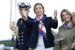 Amsterdam 24 augustus 202
Prins Maurits en Prinses MarilÃ¨ne hebben drie kinderen: Anna (geboren in 2001), Lucas (geboren in 2002), en Felicia (geboren in 2005). Hun volledige achternaam is Van Lippe-Biesterfeld van Vollenhoven . Prins Maurits neemt met zijn gezin de Vlootschouw af tijdens de laatste dag van Sail. Ze varen met de Groene Draeck.