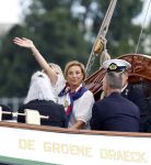 Amsterdam 24 augustus 202
Prins Maurits en Prinses MarilÃ¨ne hebben drie kinderen: Anna (geboren in 2001), Lucas (geboren in 2002), en Felicia (geboren in 2005). Hun volledige achternaam is Van Lippe-Biesterfeld van Vollenhoven . Prins Maurits neemt met zijn gezin de Vlootschouw af tijdens de laatste dag van Sail. Ze varen met de Groene Draeck.