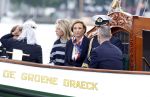 Amsterdam 24 augustus 202
Prins Maurits en Prinses MarilÃ¨ne hebben drie kinderen: Anna (geboren in 2001), Lucas (geboren in 2002), en Felicia (geboren in 2005). Hun volledige achternaam is Van Lippe-Biesterfeld van Vollenhoven . Prins Maurits neemt met zijn gezin de Vlootschouw af tijdens de laatste dag van Sail. Ze varen met de Groene Draeck.