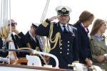 Amsterdam 24 augustus 202
Prins Maurits en Prinses MarilÃ¨ne hebben drie kinderen: Anna (geboren in 2001), Lucas (geboren in 2002), en Felicia (geboren in 2005). Hun volledige achternaam is Van Lippe-Biesterfeld van Vollenhoven . Prins Maurits neemt met zijn gezin de Vlootschouw af tijdens de laatste dag van Sail. Ze varen met de Groene Draeck.