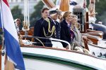 Amsterdam 24 augustus 202
Prins Maurits en Prinses MarilÃ¨ne hebben drie kinderen: Anna (geboren in 2001), Lucas (geboren in 2002), en Felicia (geboren in 2005). Hun volledige achternaam is Van Lippe-Biesterfeld van Vollenhoven . Prins Maurits neemt met zijn gezin de Vlootschouw af tijdens de laatste dag van Sail. Ze varen met de Groene Draeck.