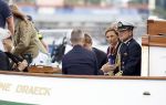 Amsterdam 24 augustus 202
Prins Maurits en Prinses MarilÃ¨ne hebben drie kinderen: Anna (geboren in 2001), Lucas (geboren in 2002), en Felicia (geboren in 2005). Hun volledige achternaam is Van Lippe-Biesterfeld van Vollenhoven . Prins Maurits neemt met zijn gezin de Vlootschouw af tijdens de laatste dag van Sail. Ze varen met de Groene Draeck.