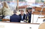 Amsterdam 24 augustus 202
Prins Maurits en Prinses MarilÃ¨ne hebben drie kinderen: Anna (geboren in 2001), Lucas (geboren in 2002), en Felicia (geboren in 2005). Hun volledige achternaam is Van Lippe-Biesterfeld van Vollenhoven . Prins Maurits neemt met zijn gezin de Vlootschouw af tijdens de laatste dag van Sail. Ze varen met de Groene Draeck.