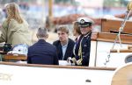 Amsterdam 24 augustus 202
Prins Maurits en Prinses MarilÃ¨ne hebben drie kinderen: Anna (geboren in 2001), Lucas (geboren in 2002), en Felicia (geboren in 2005). Hun volledige achternaam is Van Lippe-Biesterfeld van Vollenhoven . Prins Maurits neemt met zijn gezin de Vlootschouw af tijdens de laatste dag van Sail. Ze varen met de Groene Draeck.