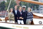 Amsterdam 24 augustus 202
Prins Maurits en Prinses MarilÃ¨ne hebben drie kinderen: Anna (geboren in 2001), Lucas (geboren in 2002), en Felicia (geboren in 2005). Hun volledige achternaam is Van Lippe-Biesterfeld van Vollenhoven . Prins Maurits neemt met zijn gezin de Vlootschouw af tijdens de laatste dag van Sail. Ze varen met de Groene Draeck.