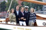 Amsterdam 24 augustus 202
Prins Maurits en Prinses MarilÃ¨ne hebben drie kinderen: Anna (geboren in 2001), Lucas (geboren in 2002), en Felicia (geboren in 2005). Hun volledige achternaam is Van Lippe-Biesterfeld van Vollenhoven . Prins Maurits neemt met zijn gezin de Vlootschouw af tijdens de laatste dag van Sail. Ze varen met de Groene Draeck.