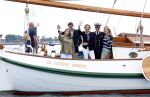 Amsterdam 24 augustus 202
Prins Maurits en Prinses MarilÃ¨ne hebben drie kinderen: Anna (geboren in 2001), Lucas (geboren in 2002), en Felicia (geboren in 2005). Hun volledige achternaam is Van Lippe-Biesterfeld van Vollenhoven . Prins Maurits neemt met zijn gezin de Vlootschouw af tijdens de laatste dag van Sail. Ze varen met de Groene Draeck.