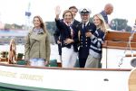 Amsterdam 24 augustus 202
Prins Maurits en Prinses MarilÃ¨ne hebben drie kinderen: Anna (geboren in 2001), Lucas (geboren in 2002), en Felicia (geboren in 2005). Hun volledige achternaam is Van Lippe-Biesterfeld van Vollenhoven . Prins Maurits neemt met zijn gezin de Vlootschouw af tijdens de laatste dag van Sail. Ze varen met de Groene Draeck.