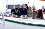 Amsterdam 24 augustus 202
Prins Maurits en Prinses MarilÃ¨ne hebben drie kinderen: Anna (geboren in 2001), Lucas (geboren in 2002), en Felicia (geboren in 2005). Hun volledige achternaam is Van Lippe-Biesterfeld van Vollenhoven . Prins Maurits neemt met zijn gezin de Vlootschouw af tijdens de laatste dag van Sail. Ze varen met de Groene Draeck.