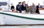 Amsterdam 24 augustus 202
Prins Maurits en Prinses MarilÃ¨ne hebben drie kinderen: Anna (geboren in 2001), Lucas (geboren in 2002), en Felicia (geboren in 2005). Hun volledige achternaam is Van Lippe-Biesterfeld van Vollenhoven . Prins Maurits neemt met zijn gezin de Vlootschouw af tijdens de laatste dag van Sail. Ze varen met de Groene Draeck.