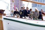 Amsterdam 24 augustus 202
Prins Maurits en Prinses MarilÃ¨ne hebben drie kinderen: Anna (geboren in 2001), Lucas (geboren in 2002), en Felicia (geboren in 2005). Hun volledige achternaam is Van Lippe-Biesterfeld van Vollenhoven . Prins Maurits neemt met zijn gezin de Vlootschouw af tijdens de laatste dag van Sail. Ze varen met de Groene Draeck.