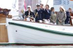Amsterdam 24 augustus 202
Prins Maurits en Prinses MarilÃ¨ne hebben drie kinderen: Anna (geboren in 2001), Lucas (geboren in 2002), en Felicia (geboren in 2005). Hun volledige achternaam is Van Lippe-Biesterfeld van Vollenhoven . Prins Maurits neemt met zijn gezin de Vlootschouw af tijdens de laatste dag van Sail. Ze varen met de Groene Draeck.