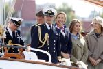 Amsterdam 24 augustus 202
Prins Maurits en Prinses MarilÃ¨ne hebben drie kinderen: Anna (geboren in 2001), Lucas (geboren in 2002), en Felicia (geboren in 2005). Hun volledige achternaam is Van Lippe-Biesterfeld van Vollenhoven . Prins Maurits neemt met zijn gezin de Vlootschouw af tijdens de laatste dag van Sail. Ze varen met de Groene Draeck.