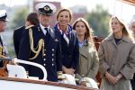Amsterdam 24 augustus 202
Prins Maurits en Prinses MarilÃ¨ne hebben drie kinderen: Anna (geboren in 2001), Lucas (geboren in 2002), en Felicia (geboren in 2005). Hun volledige achternaam is Van Lippe-Biesterfeld van Vollenhoven . Prins Maurits neemt met zijn gezin de Vlootschouw af tijdens de laatste dag van Sail. Ze varen met de Groene Draeck.