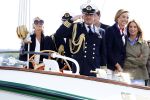 Amsterdam 24 augustus 202
Prins Maurits en Prinses MarilÃ¨ne hebben drie kinderen: Anna (geboren in 2001), Lucas (geboren in 2002), en Felicia (geboren in 2005). Hun volledige achternaam is Van Lippe-Biesterfeld van Vollenhoven . Prins Maurits neemt met zijn gezin de Vlootschouw af tijdens de laatste dag van Sail. Ze varen met de Groene Draeck.