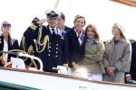 Amsterdam 24 augustus 202
Prins Maurits en Prinses MarilÃ¨ne hebben drie kinderen: Anna (geboren in 2001), Lucas (geboren in 2002), en Felicia (geboren in 2005). Hun volledige achternaam is Van Lippe-Biesterfeld van Vollenhoven . Prins Maurits neemt met zijn gezin de Vlootschouw af tijdens de laatste dag van Sail. Ze varen met de Groene Draeck.