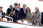 Amsterdam 24 augustus 202
Prins Maurits en Prinses MarilÃ¨ne hebben drie kinderen: Anna (geboren in 2001), Lucas (geboren in 2002), en Felicia (geboren in 2005). Hun volledige achternaam is Van Lippe-Biesterfeld van Vollenhoven . Prins Maurits neemt met zijn gezin de Vlootschouw af tijdens de laatste dag van Sail. Ze varen met de Groene Draeck.