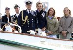 Amsterdam 24 augustus 202
Prins Maurits en Prinses MarilÃ¨ne hebben drie kinderen: Anna (geboren in 2001), Lucas (geboren in 2002), en Felicia (geboren in 2005). Hun volledige achternaam is Van Lippe-Biesterfeld van Vollenhoven . Prins Maurits neemt met zijn gezin de Vlootschouw af tijdens de laatste dag van Sail. Ze varen met de Groene Draeck.