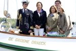 Amsterdam 24 augustus 202
Prins Maurits en Prinses MarilÃ¨ne hebben drie kinderen: Anna (geboren in 2001), Lucas (geboren in 2002), en Felicia (geboren in 2005). Hun volledige achternaam is Van Lippe-Biesterfeld van Vollenhoven . Prins Maurits neemt met zijn gezin de Vlootschouw af tijdens de laatste dag van Sail. Ze varen met de Groene Draeck.