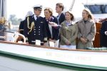 Amsterdam 24 augustus 202
Prins Maurits en Prinses MarilÃ¨ne hebben drie kinderen: Anna (geboren in 2001), Lucas (geboren in 2002), en Felicia (geboren in 2005). Hun volledige achternaam is Van Lippe-Biesterfeld van Vollenhoven . Prins Maurits neemt met zijn gezin de Vlootschouw af tijdens de laatste dag van Sail. Ze varen met de Groene Draeck.