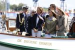 Amsterdam 24 augustus 202
Prins Maurits en Prinses MarilÃ¨ne hebben drie kinderen: Anna (geboren in 2001), Lucas (geboren in 2002), en Felicia (geboren in 2005). Hun volledige achternaam is Van Lippe-Biesterfeld van Vollenhoven . Prins Maurits neemt met zijn gezin de Vlootschouw af tijdens de laatste dag van Sail. Ze varen met de Groene Draeck.