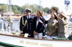 Amsterdam 24 augustus 202
Prins Maurits en Prinses MarilÃ¨ne hebben drie kinderen: Anna (geboren in 2001), Lucas (geboren in 2002), en Felicia (geboren in 2005). Hun volledige achternaam is Van Lippe-Biesterfeld van Vollenhoven . Prins Maurits neemt met zijn gezin de Vlootschouw af tijdens de laatste dag van Sail. Ze varen met de Groene Draeck.