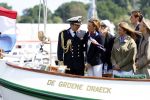 Amsterdam 24 augustus 202
Prins Maurits en Prinses MarilÃ¨ne hebben drie kinderen: Anna (geboren in 2001), Lucas (geboren in 2002), en Felicia (geboren in 2005). Hun volledige achternaam is Van Lippe-Biesterfeld van Vollenhoven . Prins Maurits neemt met zijn gezin de Vlootschouw af tijdens de laatste dag van Sail. Ze varen met de Groene Draeck.
