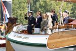 Amsterdam 24 augustus 202
Prins Maurits en Prinses MarilÃ¨ne hebben drie kinderen: Anna (geboren in 2001), Lucas (geboren in 2002), en Felicia (geboren in 2005). Hun volledige achternaam is Van Lippe-Biesterfeld van Vollenhoven . Prins Maurits neemt met zijn gezin de Vlootschouw af tijdens de laatste dag van Sail. Ze varen met de Groene Draeck.