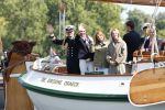 Amsterdam 24 augustus 202
Prins Maurits en Prinses MarilÃ¨ne hebben drie kinderen: Anna (geboren in 2001), Lucas (geboren in 2002), en Felicia (geboren in 2005). Hun volledige achternaam is Van Lippe-Biesterfeld van Vollenhoven . Prins Maurits neemt met zijn gezin de Vlootschouw af tijdens de laatste dag van Sail. Ze varen met de Groene Draeck.