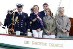 Amsterdam 24 augustus 202
Prins Maurits en Prinses MarilÃ¨ne hebben drie kinderen: Anna (geboren in 2001), Lucas (geboren in 2002), en Felicia (geboren in 2005). Hun volledige achternaam is Van Lippe-Biesterfeld van Vollenhoven . Prins Maurits neemt met zijn gezin de Vlootschouw af tijdens de laatste dag van Sail. Ze varen met de Groene Draeck.
