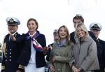 Amsterdam 24 augustus 202
Prins Maurits en Prinses MarilÃ¨ne hebben drie kinderen: Anna (geboren in 2001), Lucas (geboren in 2002), en Felicia (geboren in 2005). Hun volledige achternaam is Van Lippe-Biesterfeld van Vollenhoven . Prins Maurits neemt met zijn gezin de Vlootschouw af tijdens de laatste dag van Sail. Ze varen met de Groene Draeck.