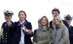 Amsterdam 24 augustus 202
Prins Maurits en Prinses MarilÃ¨ne hebben drie kinderen: Anna (geboren in 2001), Lucas (geboren in 2002), en Felicia (geboren in 2005). Hun volledige achternaam is Van Lippe-Biesterfeld van Vollenhoven . Prins Maurits neemt met zijn gezin de Vlootschouw af tijdens de laatste dag van Sail. Ze varen met de Groene Draeck.