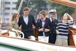 Amsterdam 24 augustus 202
Prins Maurits en Prinses MarilÃ¨ne hebben drie kinderen: Anna (geboren in 2001), Lucas (geboren in 2002), en Felicia (geboren in 2005). Hun volledige achternaam is Van Lippe-Biesterfeld van Vollenhoven . Prins Maurits neemt met zijn gezin de Vlootschouw af tijdens de laatste dag van Sail. Ze varen met de Groene Draeck.