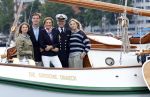 Amsterdam 24 augustus 202
Prins Maurits en Prinses MarilÃ¨ne hebben drie kinderen: Anna (geboren in 2001), Lucas (geboren in 2002), en Felicia (geboren in 2005). Hun volledige achternaam is Van Lippe-Biesterfeld van Vollenhoven . Prins Maurits neemt met zijn gezin de Vlootschouw af tijdens de laatste dag van Sail. Ze varen met de Groene Draeck.