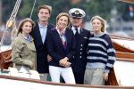 Amsterdam 24 augustus 202
Prins Maurits en Prinses MarilÃ¨ne hebben drie kinderen: Anna (geboren in 2001), Lucas (geboren in 2002), en Felicia (geboren in 2005). Hun volledige achternaam is Van Lippe-Biesterfeld van Vollenhoven . Prins Maurits neemt met zijn gezin de Vlootschouw af tijdens de laatste dag van Sail. Ze varen met de Groene Draeck.