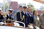 Amsterdam 24 augustus 202
Prins Maurits en Prinses MarilÃ¨ne hebben drie kinderen: Anna (geboren in 2001), Lucas (geboren in 2002), en Felicia (geboren in 2005). Hun volledige achternaam is Van Lippe-Biesterfeld van Vollenhoven . Prins Maurits neemt met zijn gezin de Vlootschouw af tijdens de laatste dag van Sail. Ze varen met de Groene Draeck.