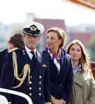 Amsterdam 24 augustus 202
Prins Maurits en Prinses MarilÃ¨ne hebben drie kinderen: Anna (geboren in 2001), Lucas (geboren in 2002), en Felicia (geboren in 2005). Hun volledige achternaam is Van Lippe-Biesterfeld van Vollenhoven . Prins Maurits neemt met zijn gezin de Vlootschouw af tijdens de laatste dag van Sail. Ze varen met de Groene Draeck.