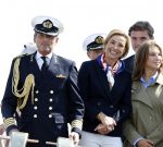 Amsterdam 24 augustus 202
Prins Maurits en Prinses MarilÃ¨ne hebben drie kinderen: Anna (geboren in 2001), Lucas (geboren in 2002), en Felicia (geboren in 2005). Hun volledige achternaam is Van Lippe-Biesterfeld van Vollenhoven . Prins Maurits neemt met zijn gezin de Vlootschouw af tijdens de laatste dag van Sail. Ze varen met de Groene Draeck.