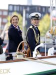 Amsterdam 24 augustus 202
Prins Maurits en Prinses MarilÃ¨ne hebben drie kinderen: Anna (geboren in 2001), Lucas (geboren in 2002), en Felicia (geboren in 2005). Hun volledige achternaam is Van Lippe-Biesterfeld van Vollenhoven . Prins Maurits neemt met zijn gezin de Vlootschouw af tijdens de laatste dag van Sail. Ze varen met de Groene Draeck.