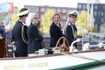 Amsterdam 24 augustus 202
Prins Maurits en Prinses MarilÃ¨ne hebben drie kinderen: Anna (geboren in 2001), Lucas (geboren in 2002), en Felicia (geboren in 2005). Hun volledige achternaam is Van Lippe-Biesterfeld van Vollenhoven . Prins Maurits neemt met zijn gezin de Vlootschouw af tijdens de laatste dag van Sail. Ze varen met de Groene Draeck.