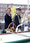 Amsterdam 24 augustus 202
Prins Maurits en Prinses MarilÃ¨ne hebben drie kinderen: Anna (geboren in 2001), Lucas (geboren in 2002), en Felicia (geboren in 2005). Hun volledige achternaam is Van Lippe-Biesterfeld van Vollenhoven . Prins Maurits neemt met zijn gezin de Vlootschouw af tijdens de laatste dag van Sail. Ze varen met de Groene Draeck.