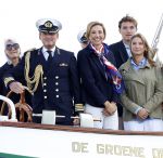 Amsterdam 24 augustus 202
Prins Maurits en Prinses MarilÃ¨ne hebben drie kinderen: Anna (geboren in 2001), Lucas (geboren in 2002), en Felicia (geboren in 2005). Hun volledige achternaam is Van Lippe-Biesterfeld van Vollenhoven . Prins Maurits neemt met zijn gezin de Vlootschouw af tijdens de laatste dag van Sail. Ze varen met de Groene Draeck.