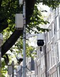 Amsterdam 14 augustus 2025
Bij het huis van prinses Amalia zijn nieuwe geavanceerde beveiligingscamera's opgehangen. Op de gracht hangen nog dezelfde die er al hingen