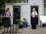 AMSTERDAM - Prinses Amalia tijdens een bezoek aan de ambtswoning van burgemeester Femke Halsema, waar zij een ontmoeting had met het gemeentebestuur van Amsterdam. Zij sprak met het college van burgemeester en wethouders en verschillende andere Amsterdammers over de ontwikkelingen in de stad. Edwin Smulders