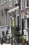 Amsterdam 14 augustus 2025
Bij het huis van prinses Amalia zijn nieuwe geavanceerde beveiligingscamera's opgehangen.