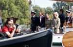 Amsterdam 24 augustus 202
Prins Maurits en Prinses MarilÃ¨ne hebben drie kinderen: Anna (geboren in 2001), Lucas (geboren in 2002), en Felicia (geboren in 2005). Hun volledige achternaam is Van Lippe-Biesterfeld van Vollenhoven . Prins Maurits neemt met zijn gezin de Vlootschouw af tijdens de laatste dag van Sail. Ze varen met de Groene Draeck.