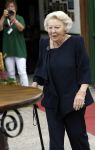 Groesbeek, 12-09-2025 - Hare Koninklijke Hoogheid Prinses Beatrix heropent de gerestaureerde korenmolen De Zuidmolen in Groesbeek. Prinses Beatrix loopt met wandelstok.