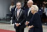 Groesbeek, 12-09-2025 - Hare Koninklijke Hoogheid Prinses Beatrix heropent de gerestaureerde korenmolen De Zuidmolen in Groesbeek. Prinses Beatrix loopt met wandelstok.