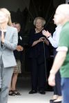 Groesbeek, 12-09-2025 - Hare Koninklijke Hoogheid Prinses Beatrix heropent de gerestaureerde korenmolen De Zuidmolen in Groesbeek. Prinses Beatrix loopt met wandelstok.